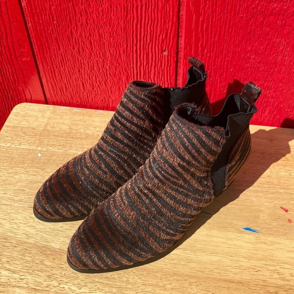 Cato Tiger Stripe Fur Ankle Bootie - Picture 3 of 6